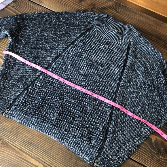 Gorgeous Black Zipper Detailed Sweater - Picture 11 of 13